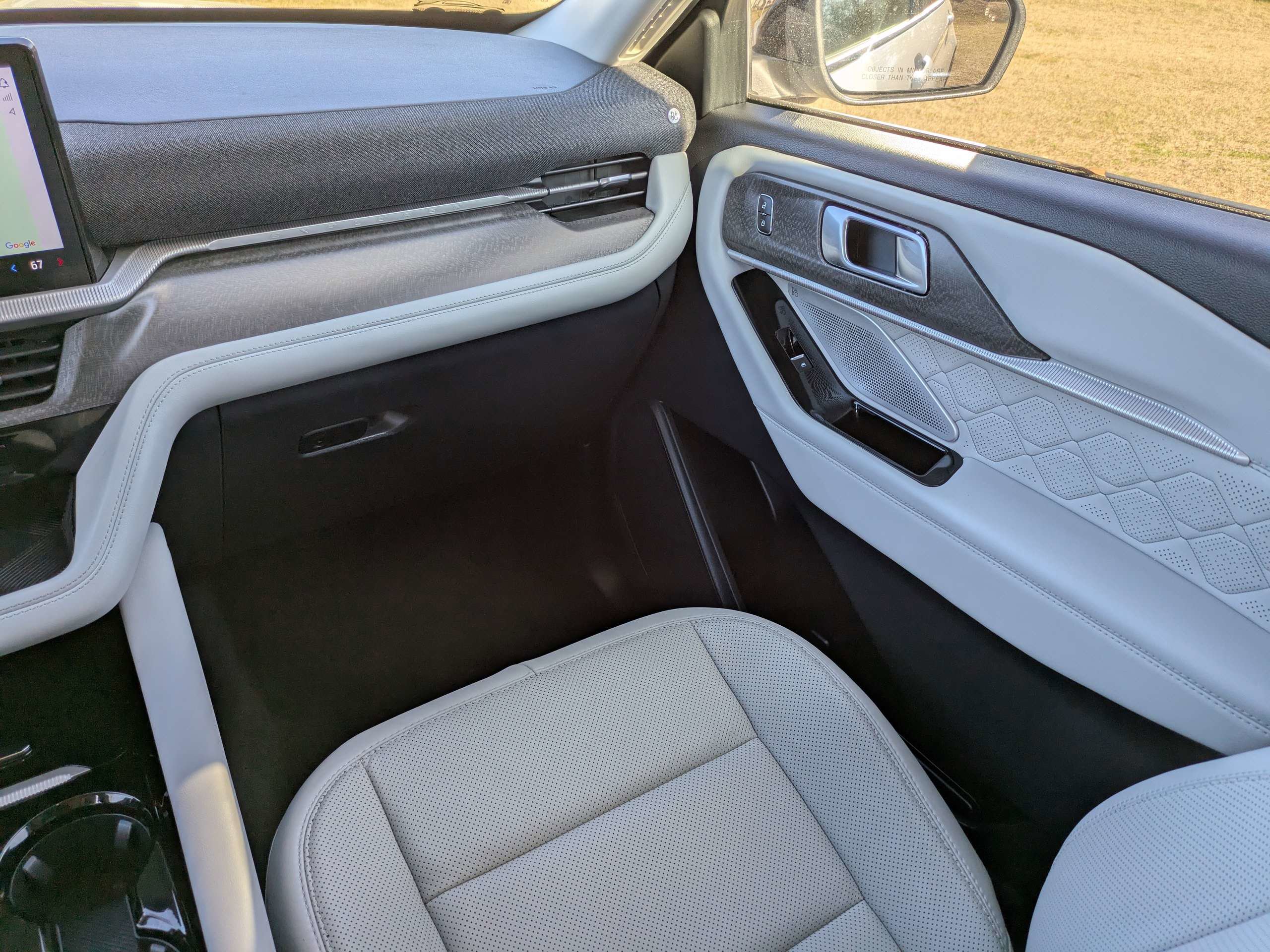 Certified 2025 Ford Explorer Platinum w/ Ultimate Package AWD/4WD image 19