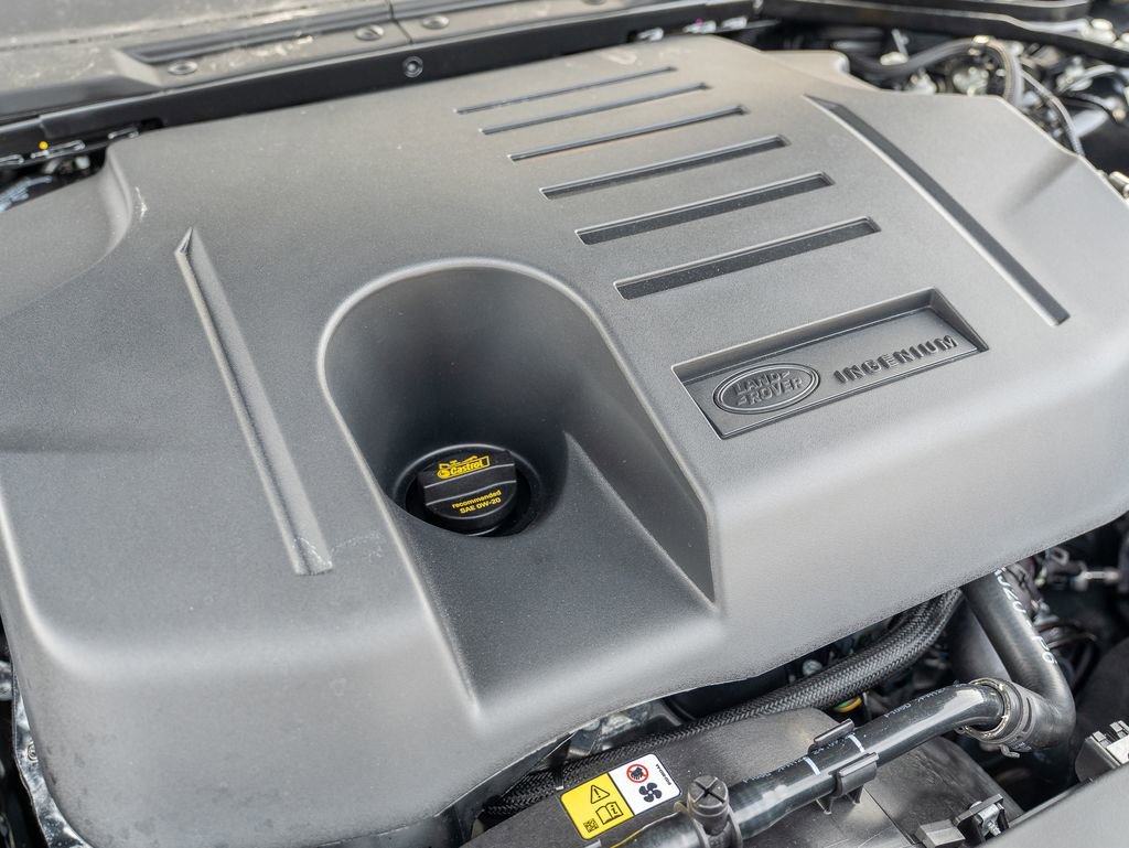 New 2026 Land Rover Defender 130 X-Dynamic SE image 24