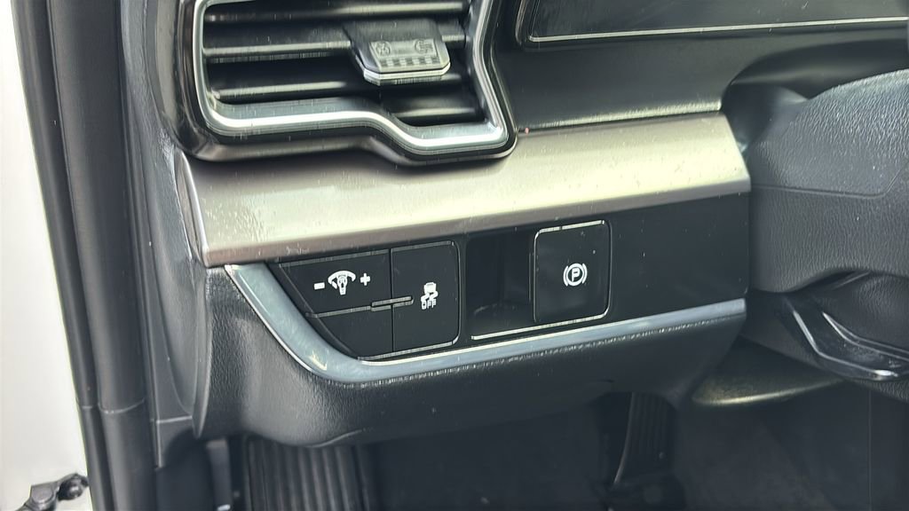 Used 2023 Kia Sportage EX image 12