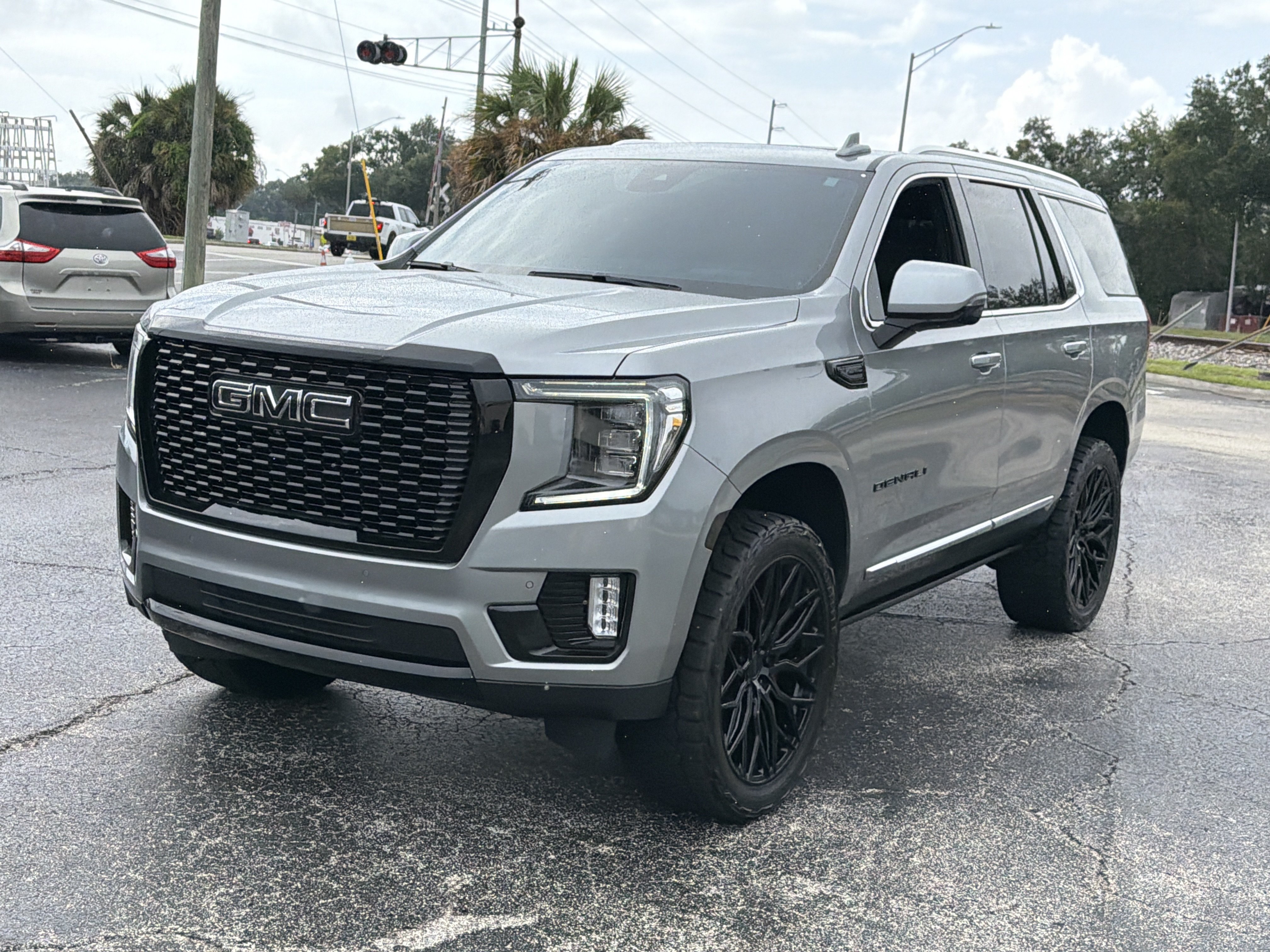 Used 2023 GMC Yukon Denali AWD/4WD image 6