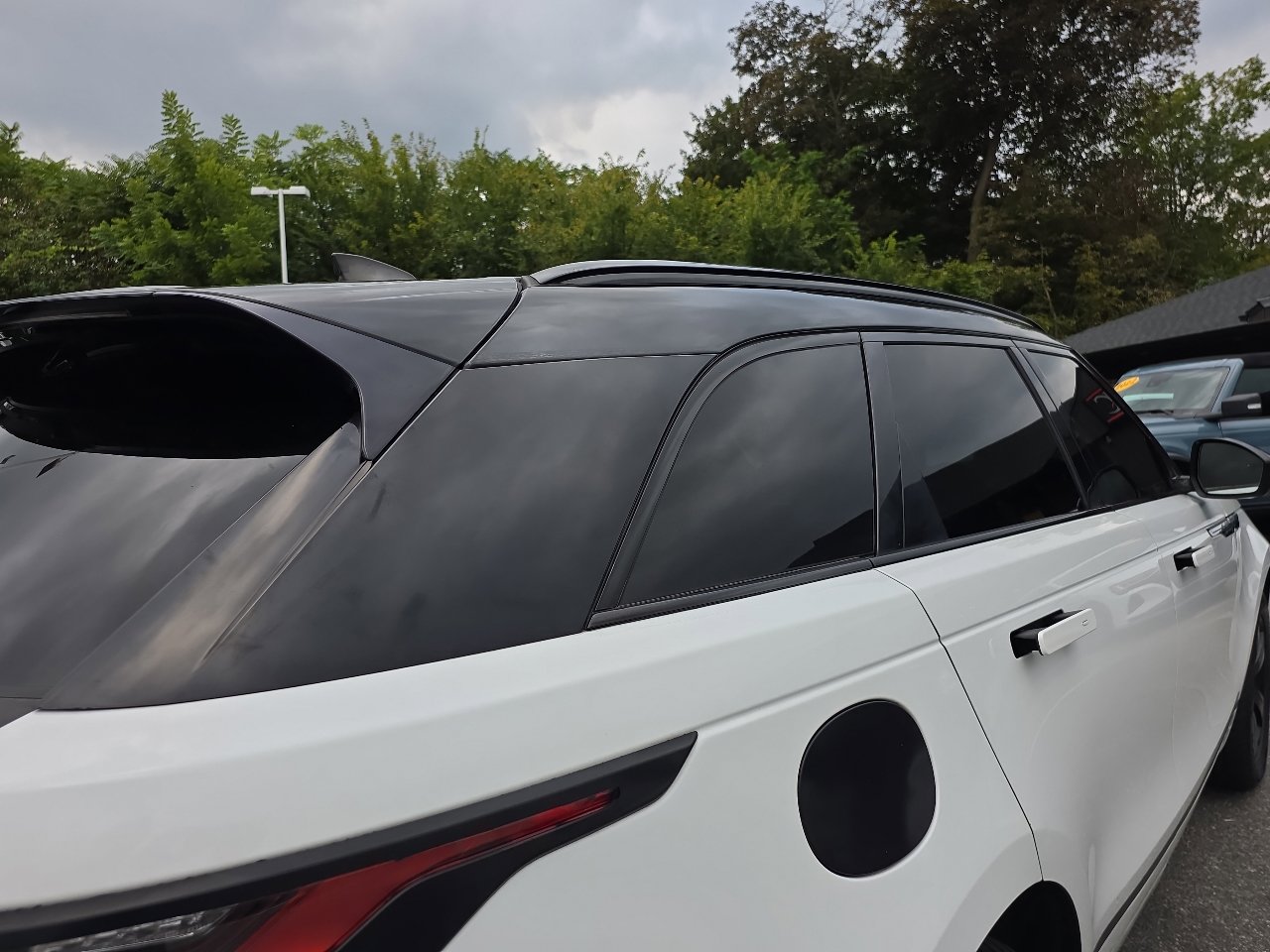 Used 2018 Land Rover Range Rover Velar S image 36