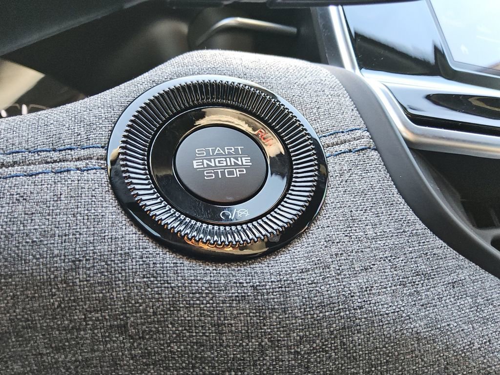 Used 2025 Jeep Compass Latitude image 29