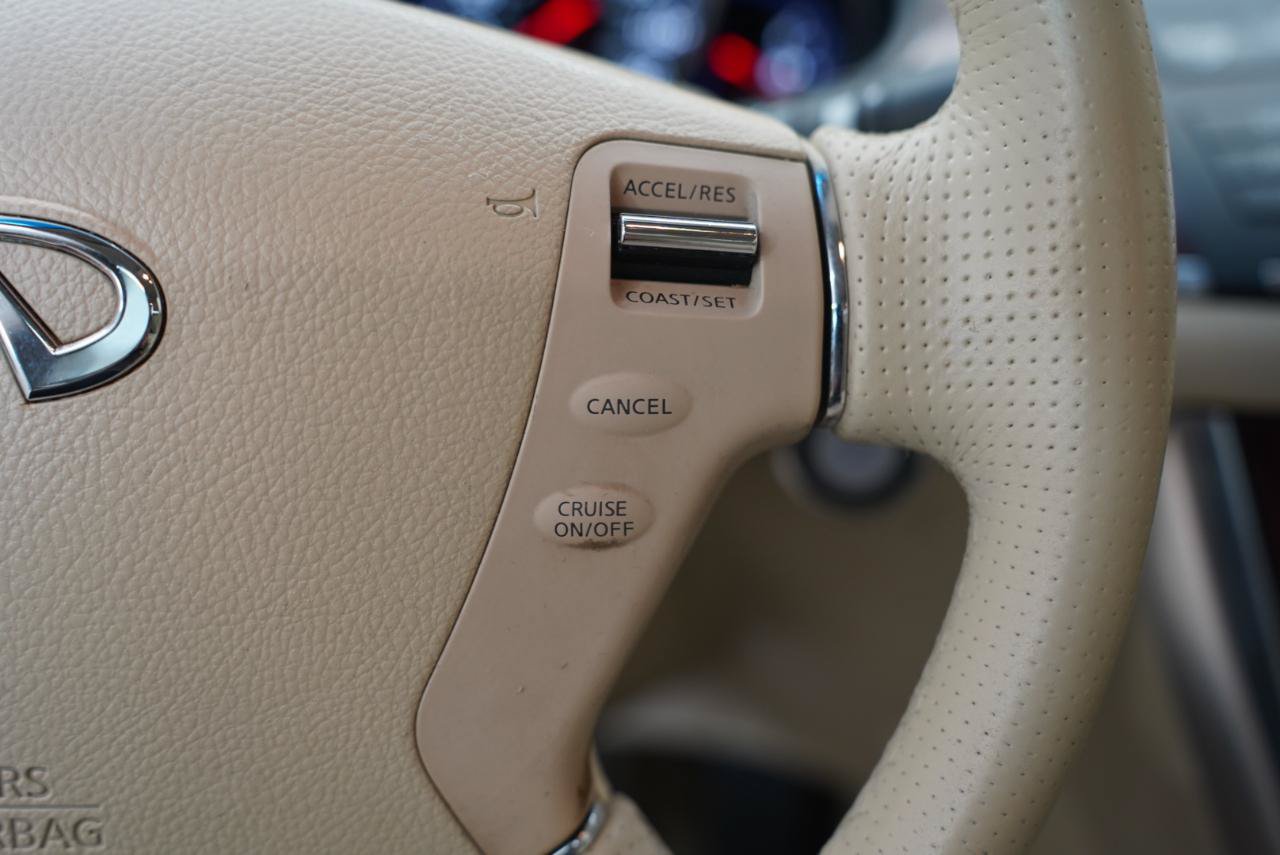 Used 2010 INFINITI M35 w/ Technology Pkg RWD image 17