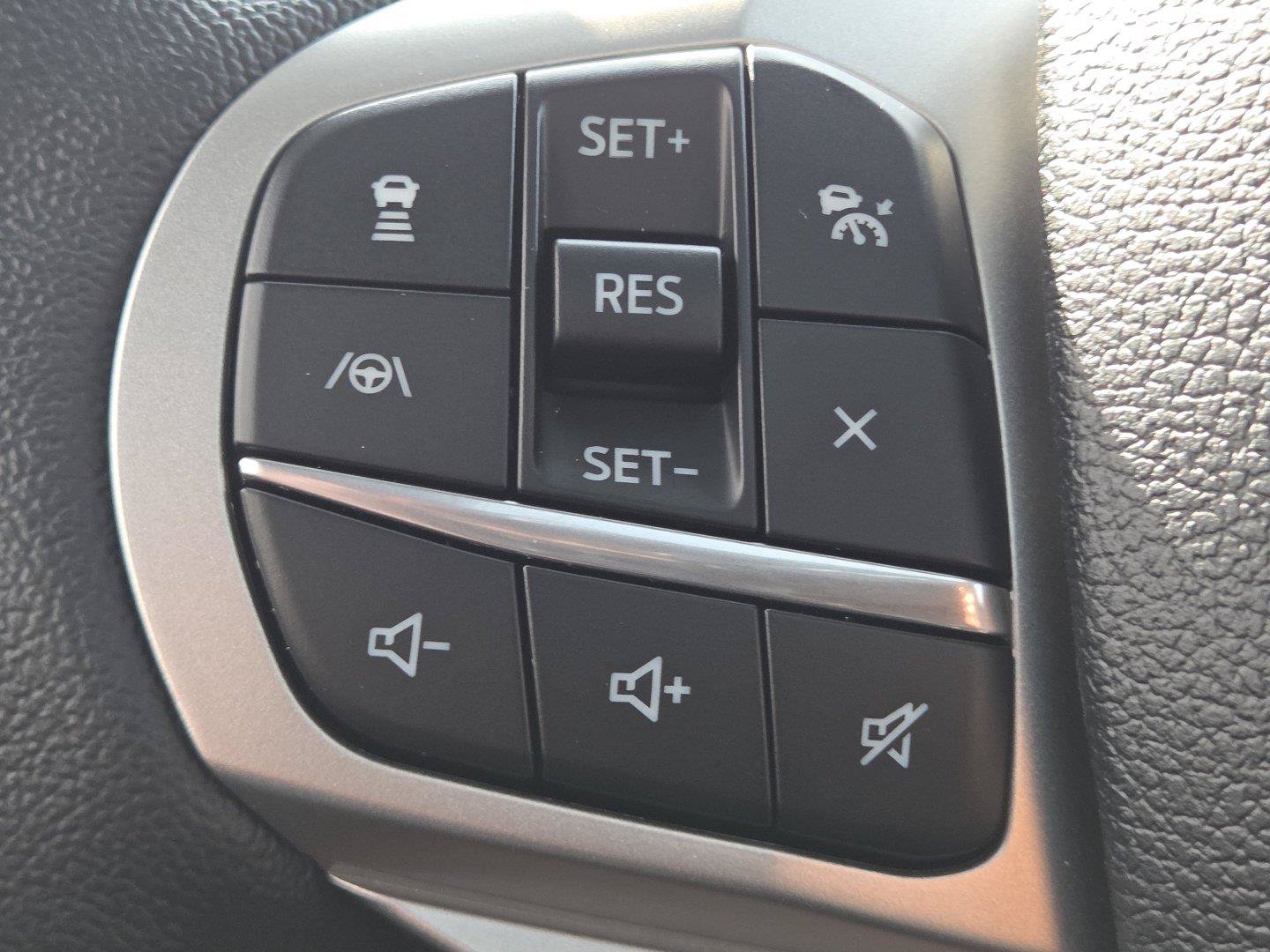 Used 2024 Ford Explorer XLT w/ Equipment Group 202A AWD/4WD image 30