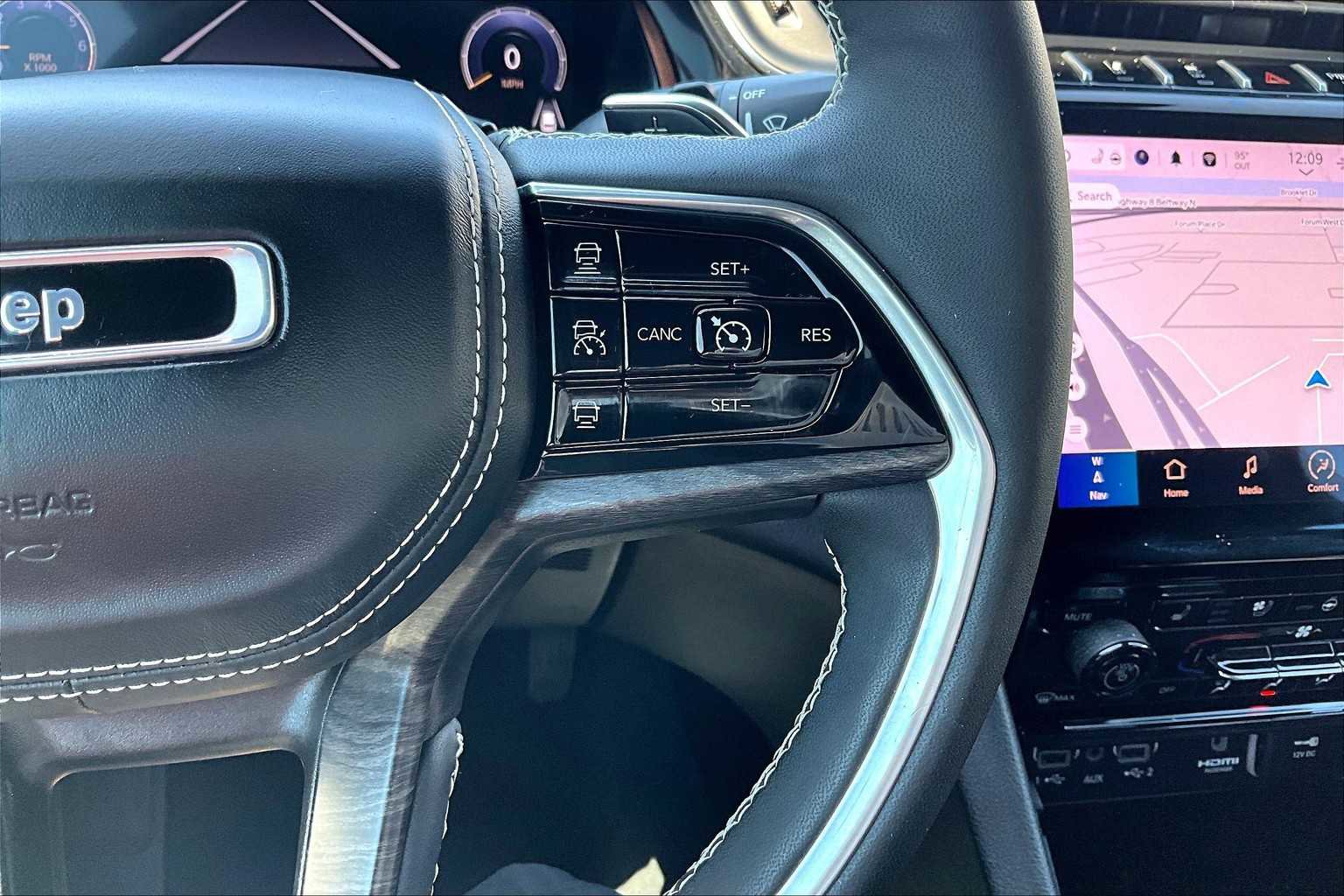 Used 2024 Jeep Grand Cherokee L Overland w/ Trailer Tow Package image 47