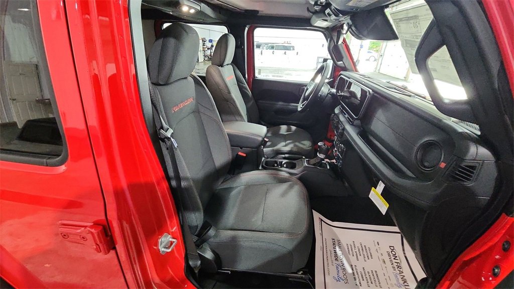 New 2026 Jeep Wrangler Unlimited Rubicon w/ Xtreme 35 Tire Package image 27