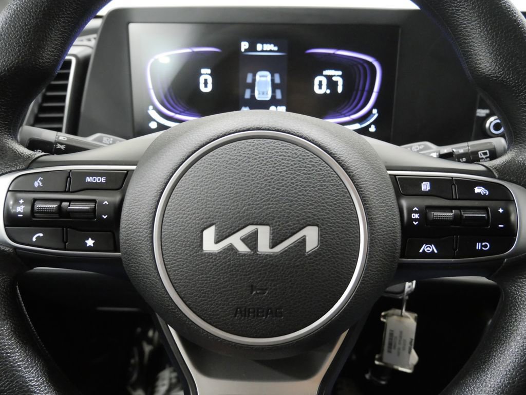 Used 2025 Kia Sportage LX image 16