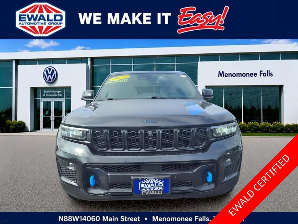Used 2024 Jeep Grand Cherokee Trailhawk w/ Luxury Tech Group III AWD/4WD image 2
