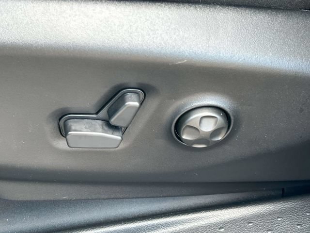 New 2026 Chrysler Pacifica Select FWD image 14