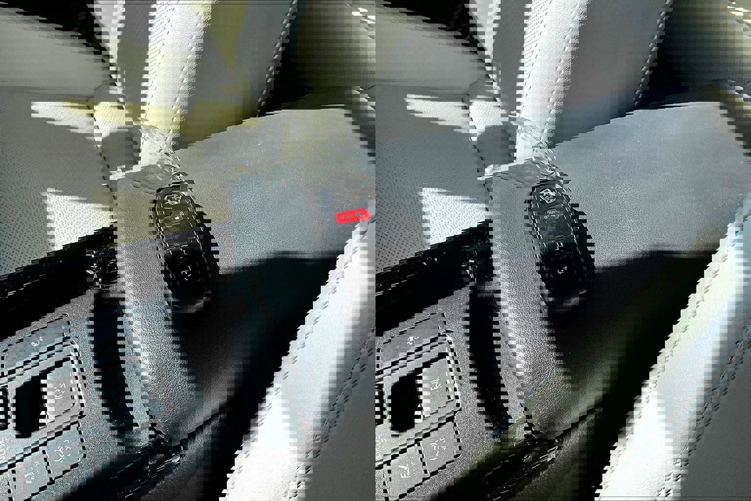 Used 2024 Toyota Prius XLE image 35