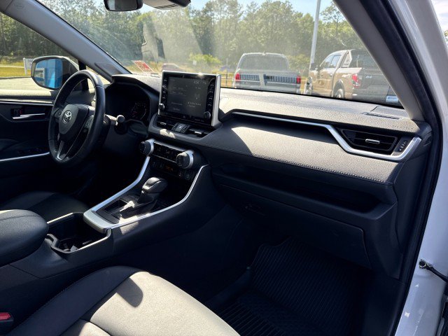 Used 2022 Toyota RAV4 XLE Premium FWD image 10