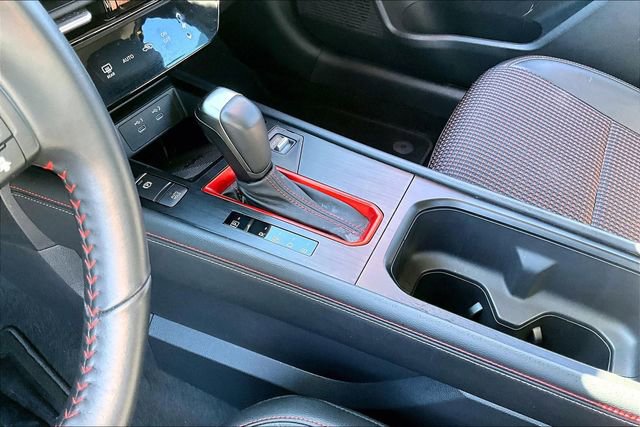 Certified 2025 Nissan Kicks SR image 17