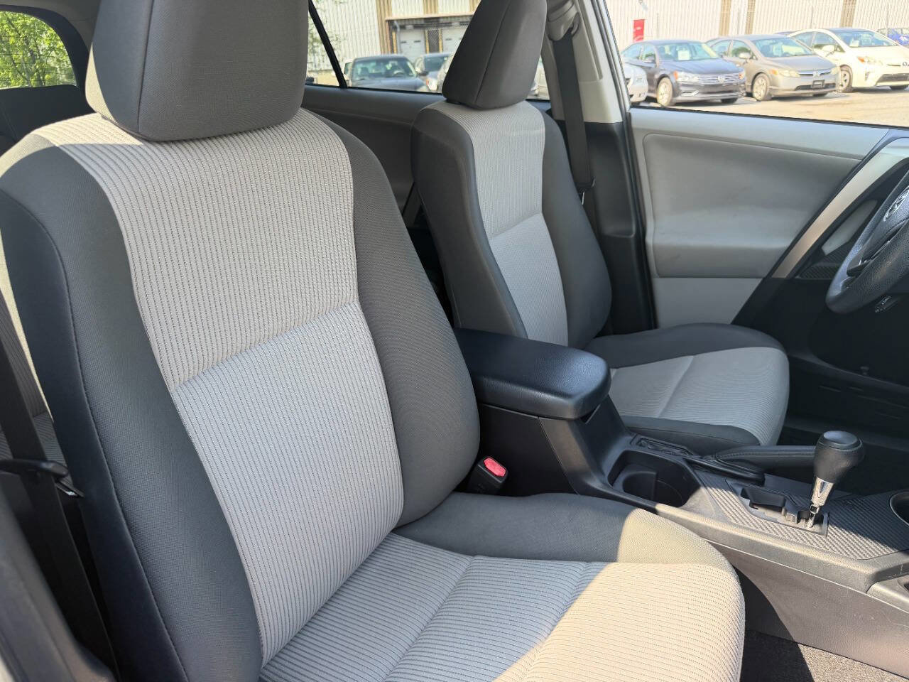 Used 2013 Toyota RAV4 LE AWD/4WD image 38