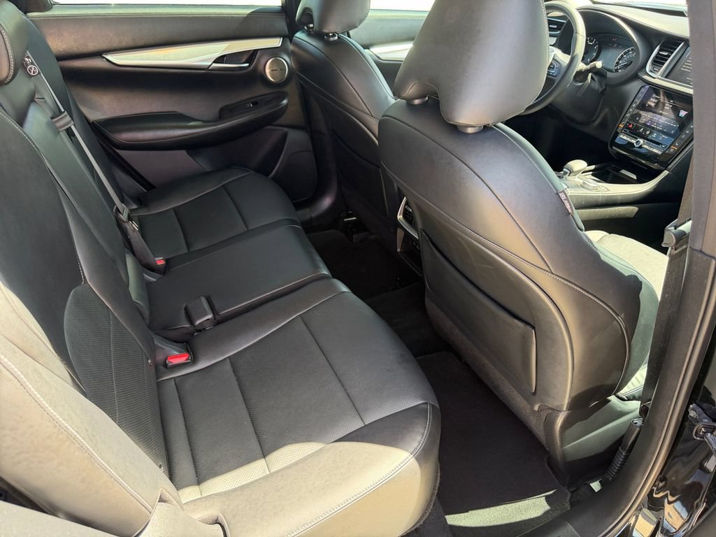 Used 2022 INFINITI QX50 Essential FWD image 17