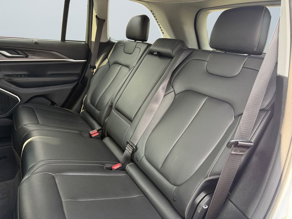 Used 2023 Jeep Grand Cherokee 4WD 4xe w/ Luxury Tech Group II image 13