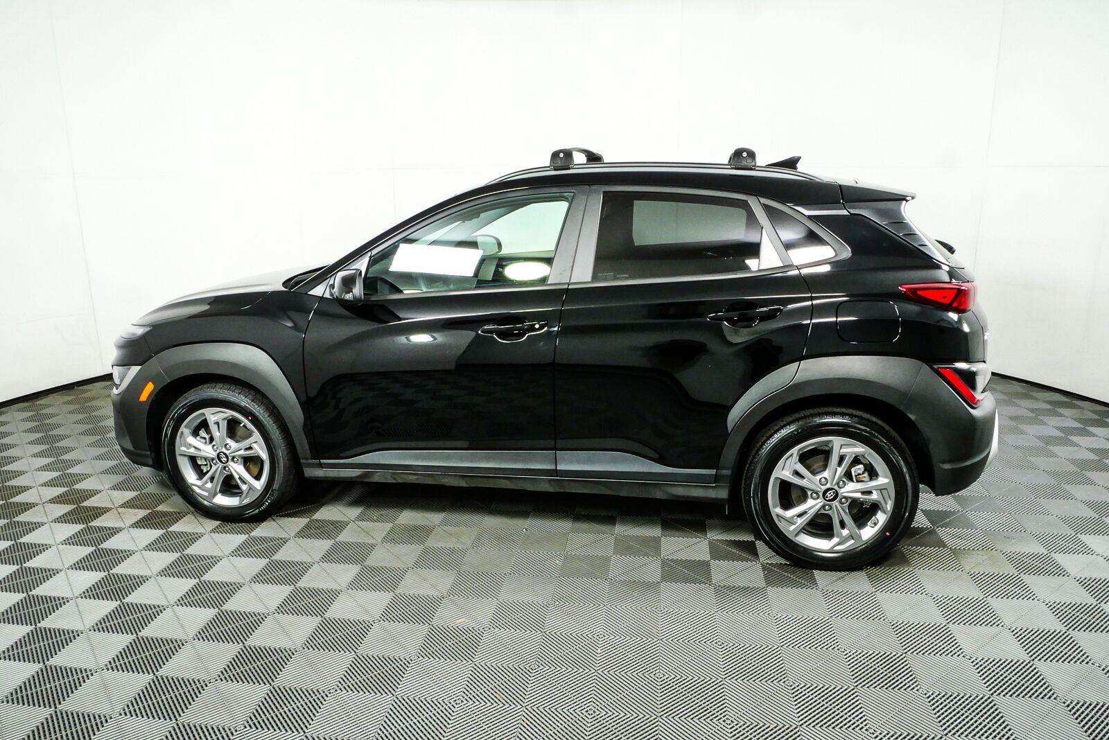Used 2023 Hyundai Kona SEL AWD/4WD image 28