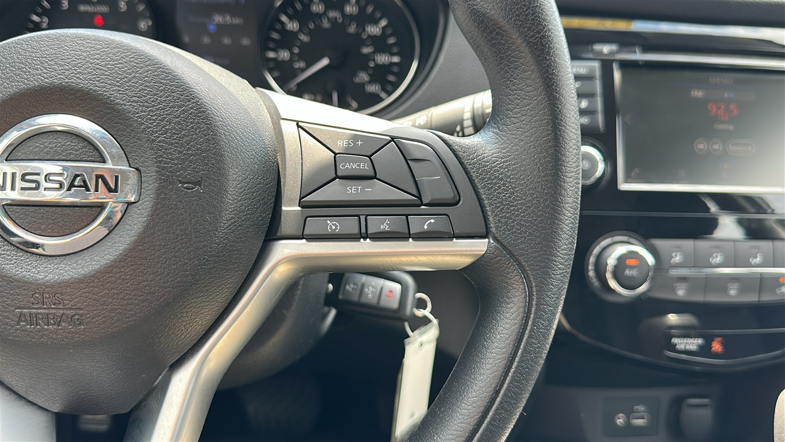 Used 2018 Nissan Rogue S AWD/4WD image 16