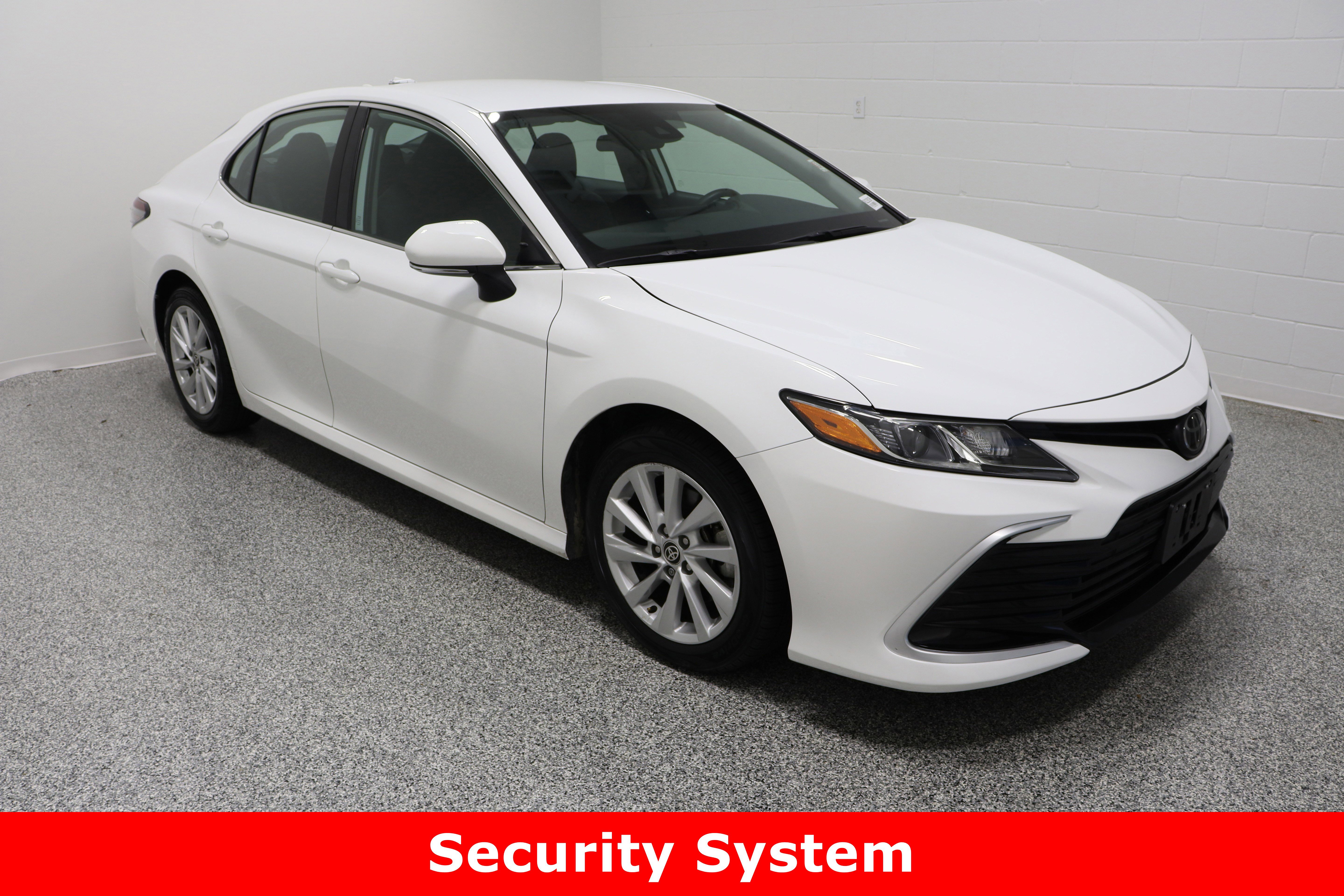 Used 2024 Toyota Camry LE image 4