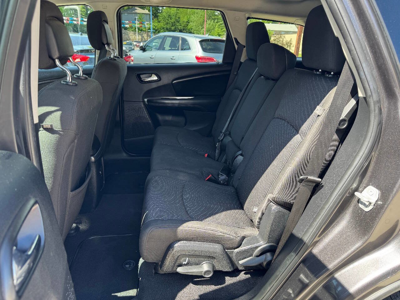 Used 2018 Dodge Journey SE image 12
