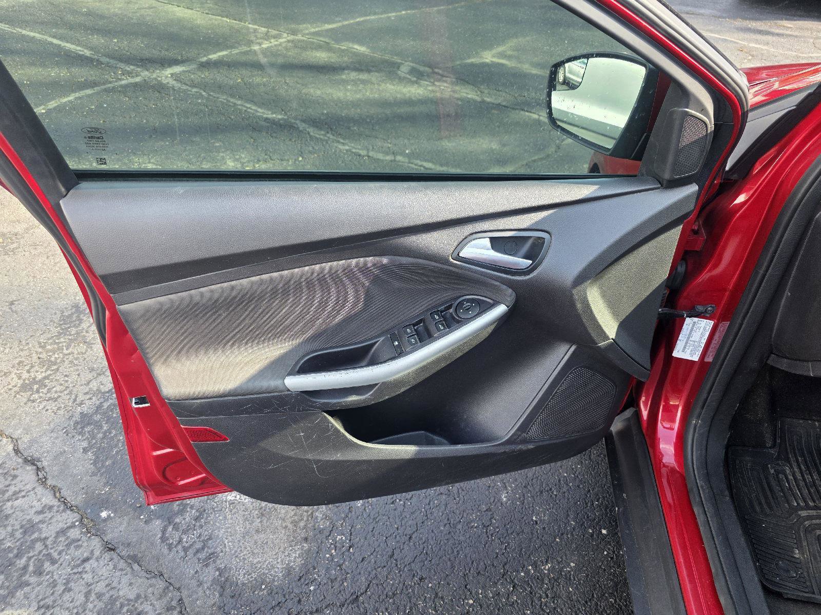 Used 2012 Ford Focus SE image 10