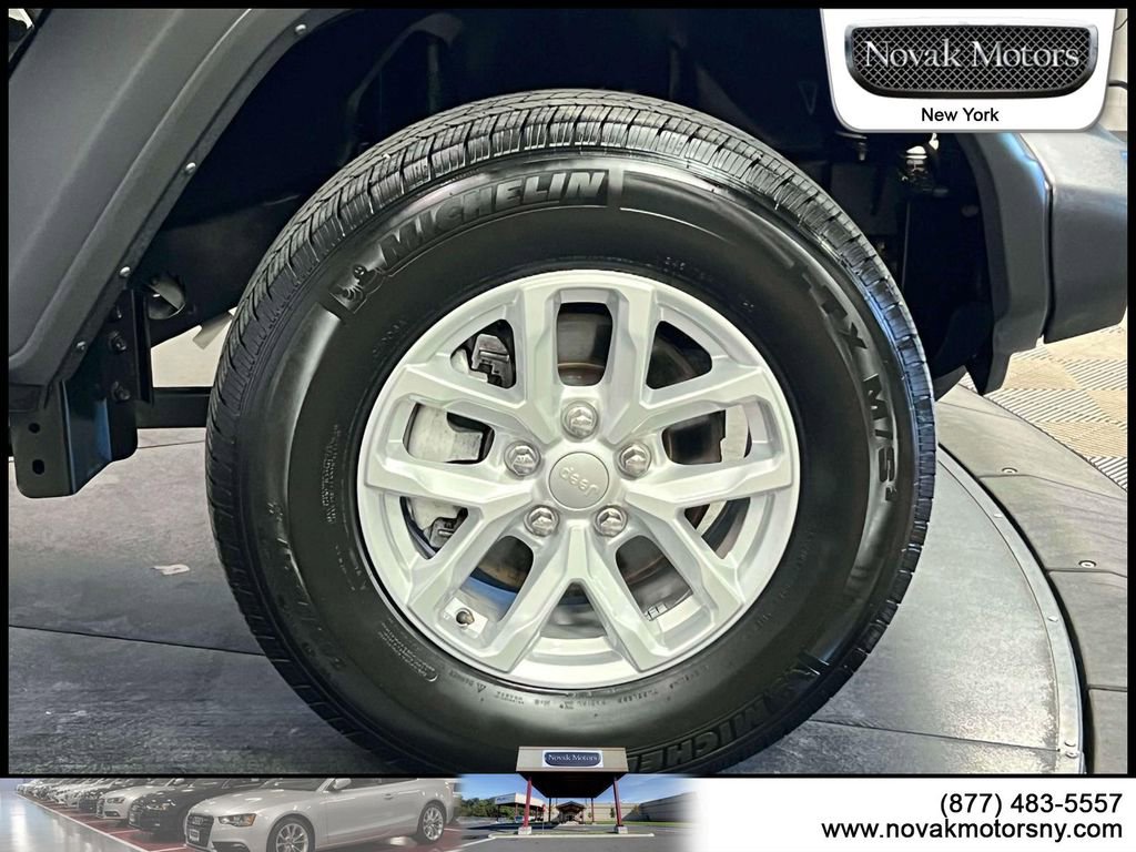 Used 2023 Jeep Wrangler Sport S AWD/4WD image 9