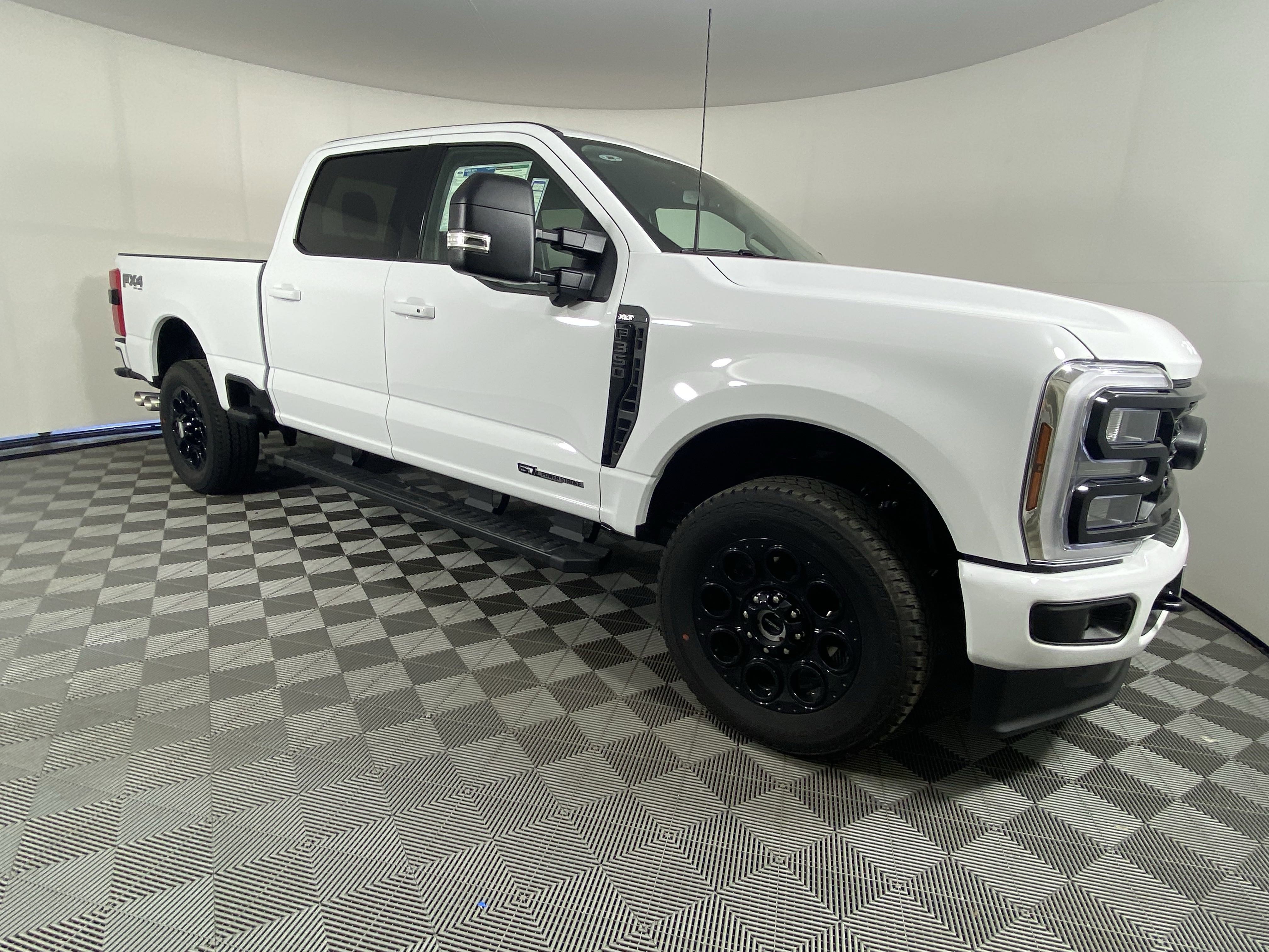 New 2025 Ford F350 XLT w/ Black Appearance Package image 7
