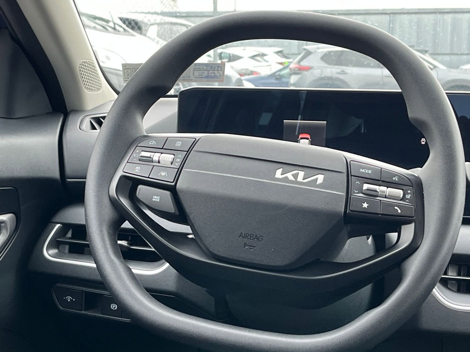 Used 2025 Kia K4 LXS image 27