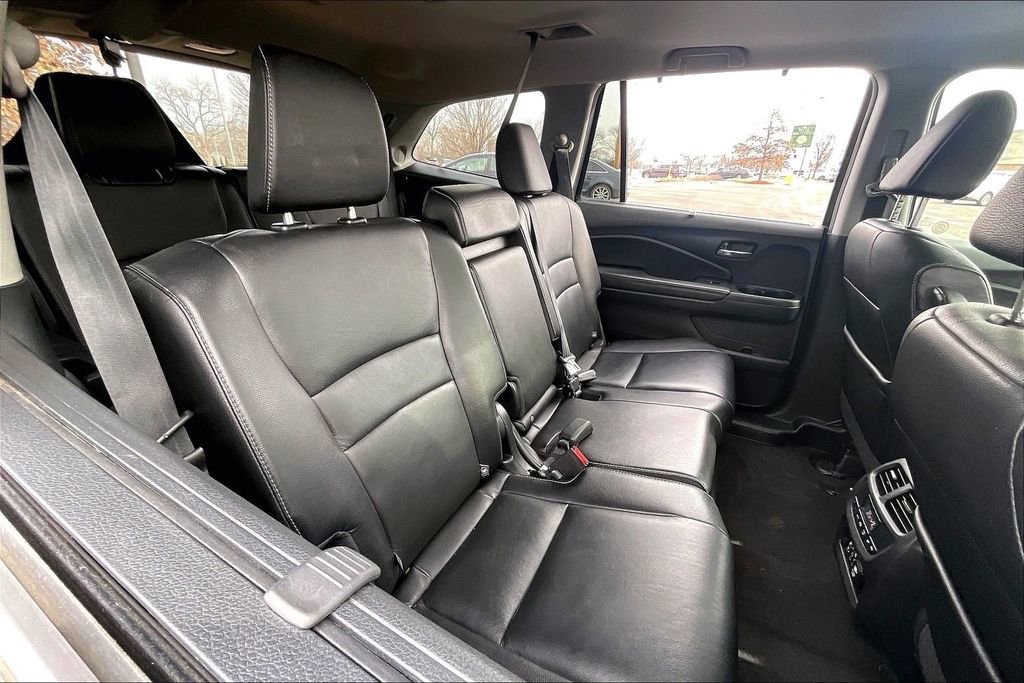 Used 2016 Honda Pilot Touring image 29