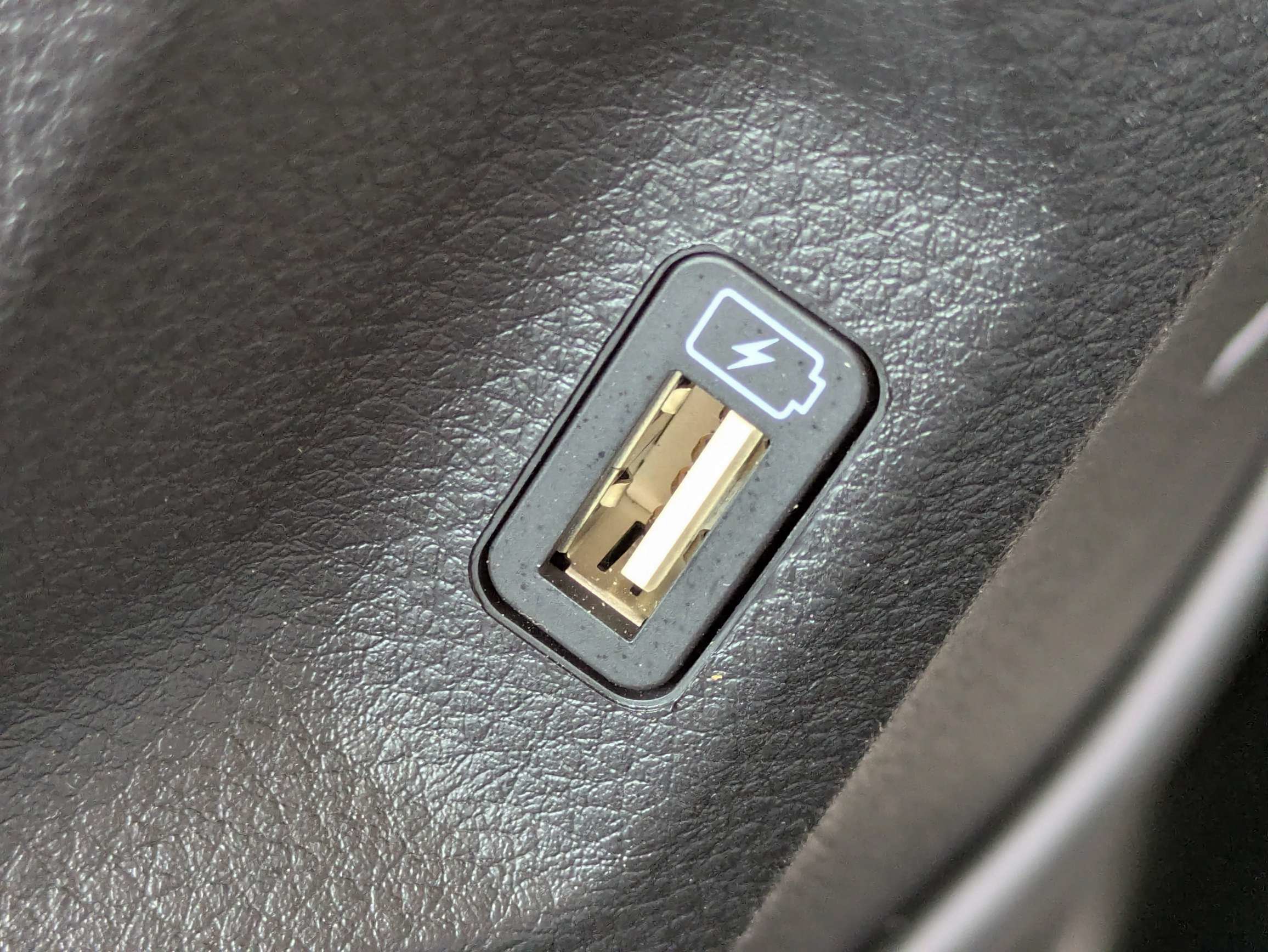 Certified 2024 Kia Carnival EX FWD image 22