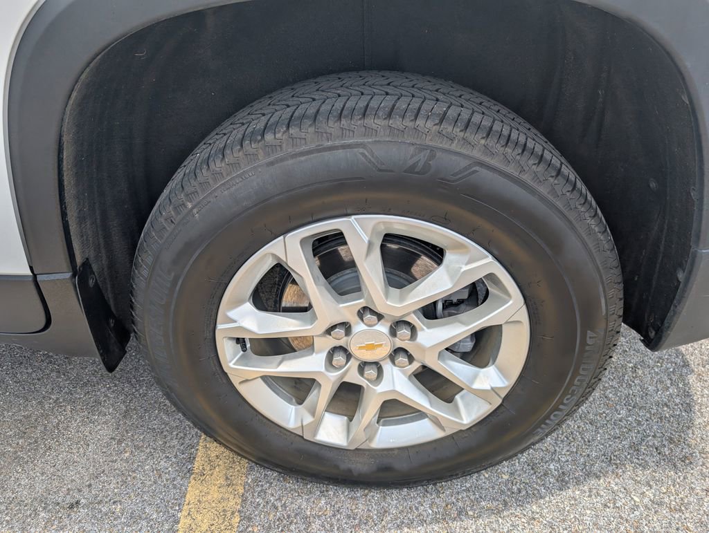 Used 2021 Chevrolet Traverse LT w/ LPO, Floor Liner Package image 30
