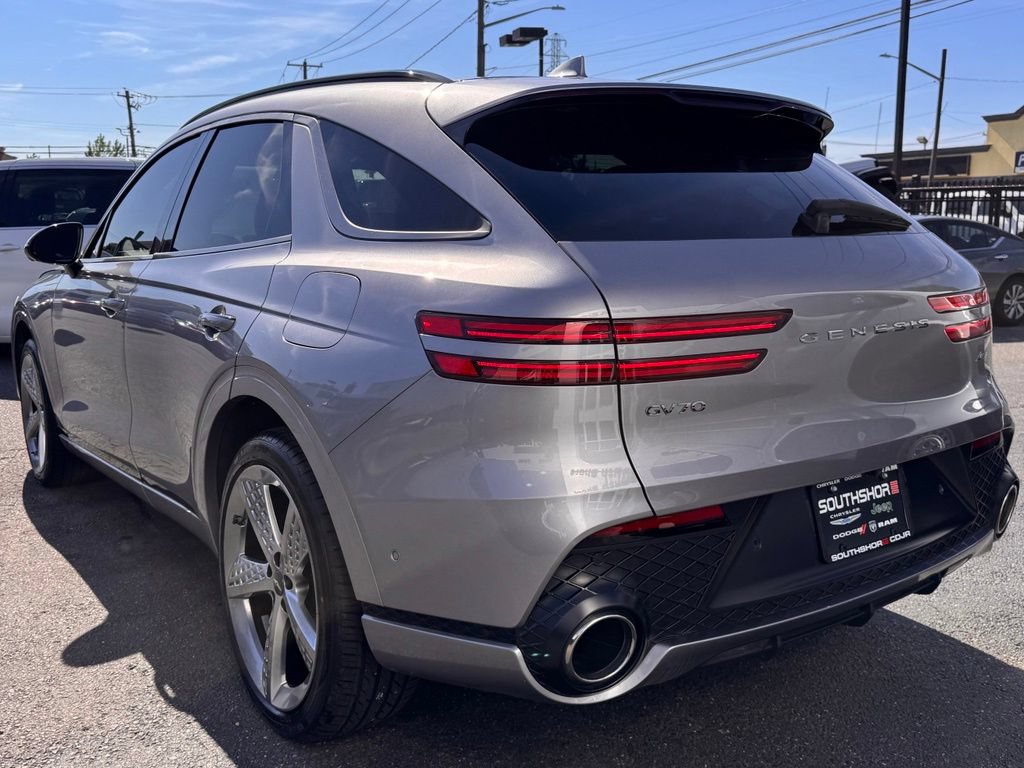 Used 2022 Genesis GV70 2.5T w/ Sport Prestige Package AWD/4WD image 5