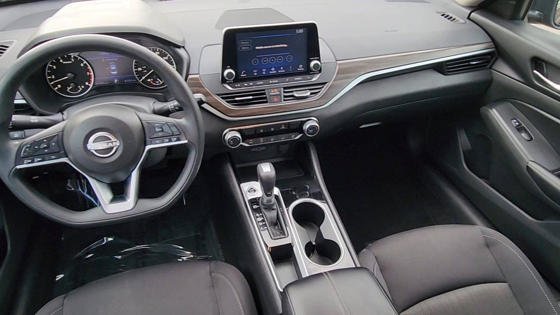 Used 2024 Nissan Altima 2.5 SV FWD image 28
