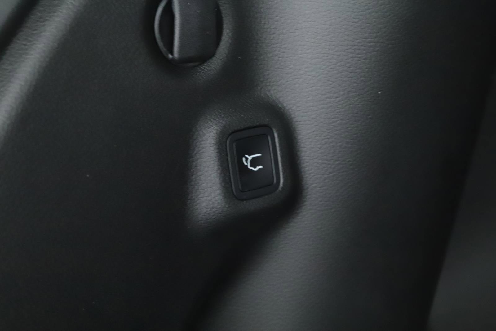 New 2026 Jeep Compass Limited w/ Sun, Sound & Navigation Group image 19