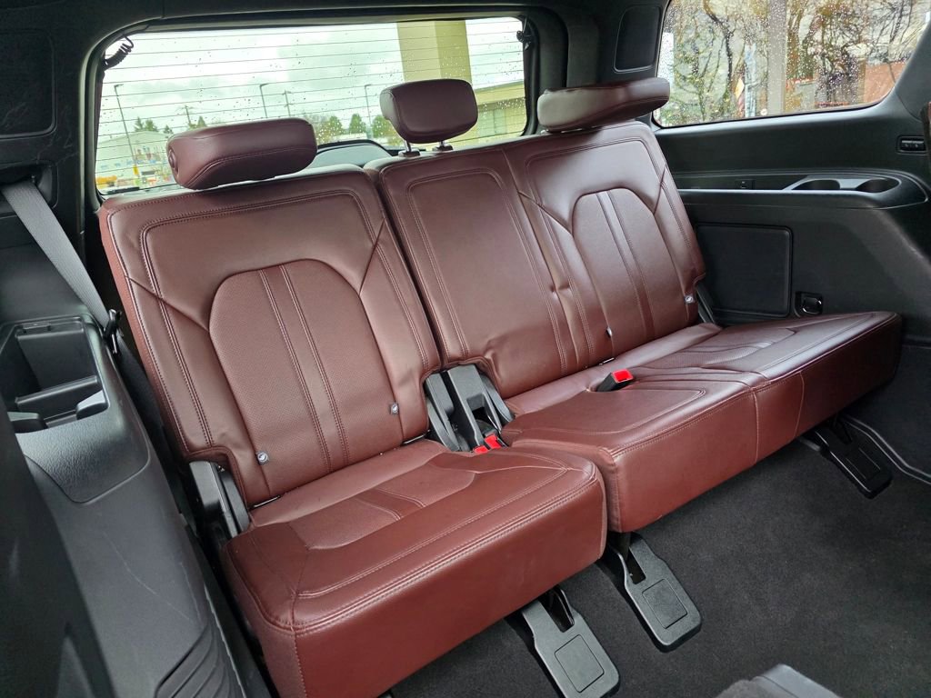 Used 2023 Ford Expedition Limited image 6