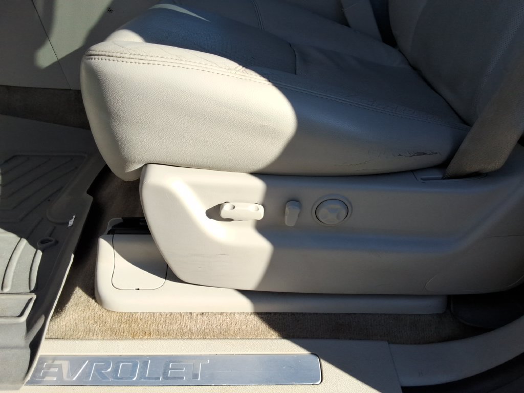 Used 2014 Chevrolet Tahoe LTZ AWD/4WD image 25
