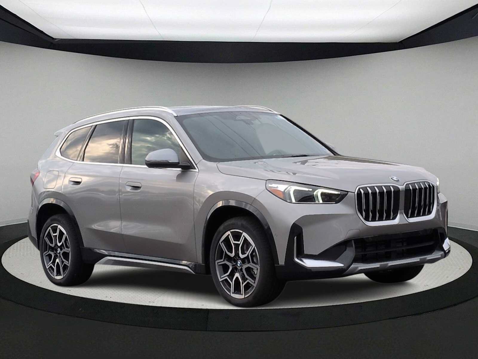 New 2026 BMW X1 xDrive28i w/ Convenience Package AWD/4WD image 2
