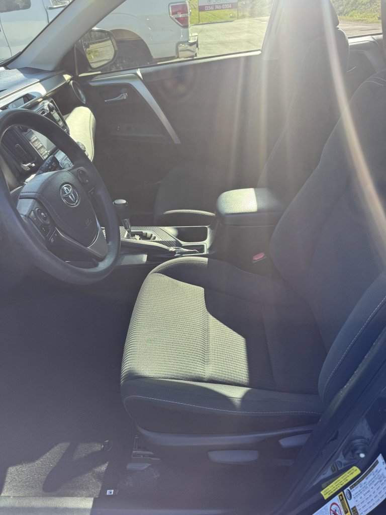 Used 2015 Toyota RAV4 XLE image 10