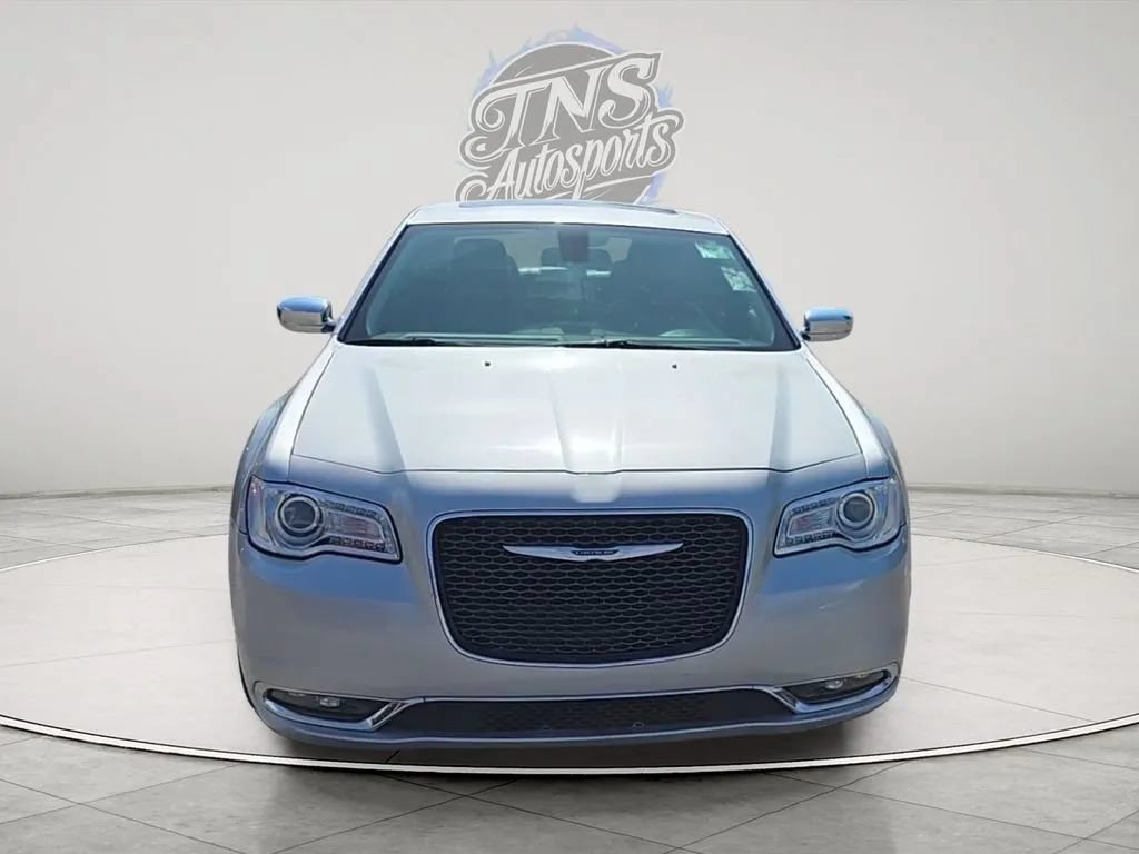 Used 2020 Chrysler 300 Limited RWD image 8
