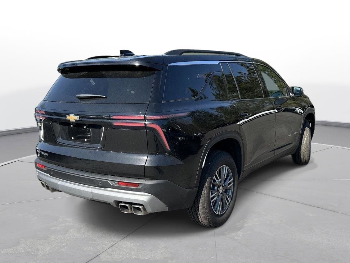 Used 2025 Chevrolet Traverse LT w/ Driver Confidence Package image 8