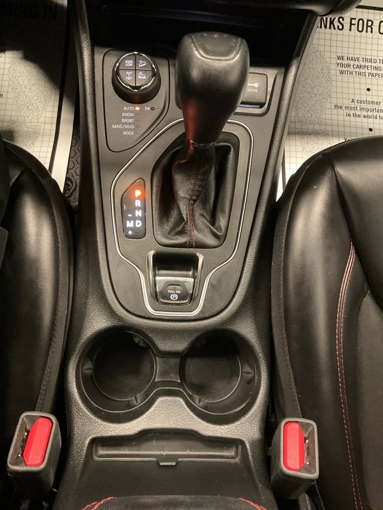 Used 2019 Jeep Cherokee Trailhawk w/ Cold Weather Group image 25