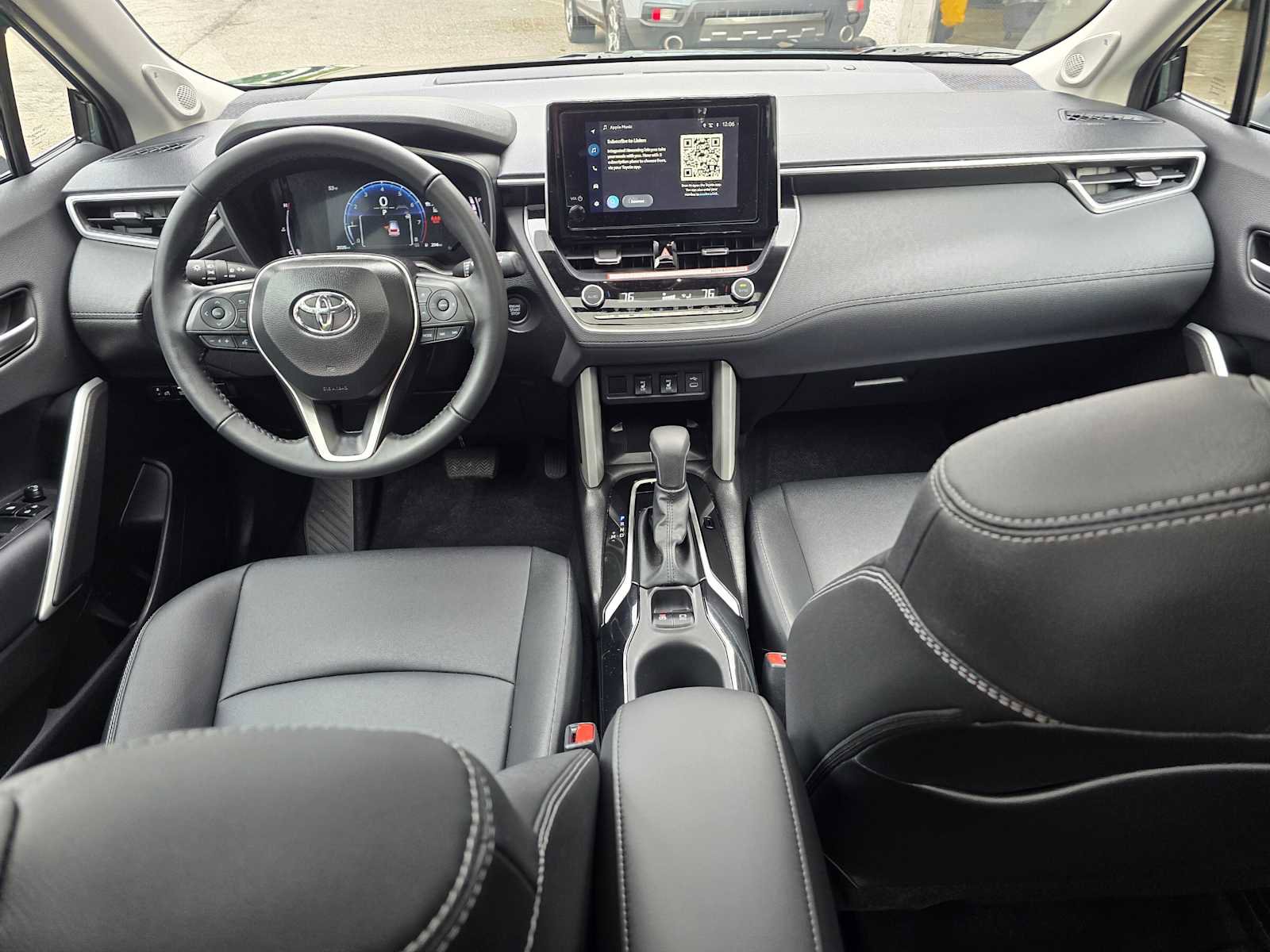 Certified 2025 Toyota Corolla Cross XLE image 21