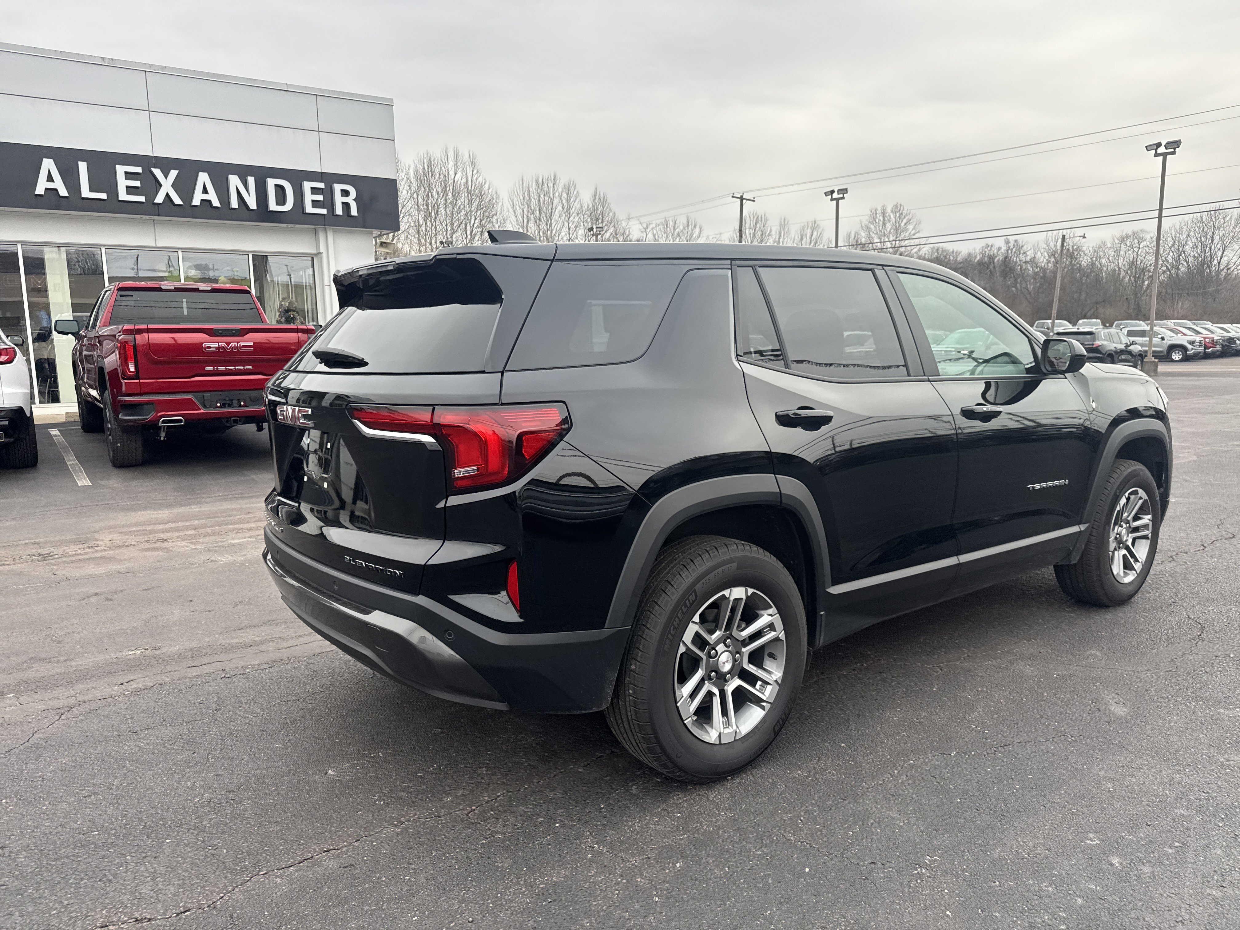 Used 2025 GMC Terrain Elevation AWD/4WD image 3