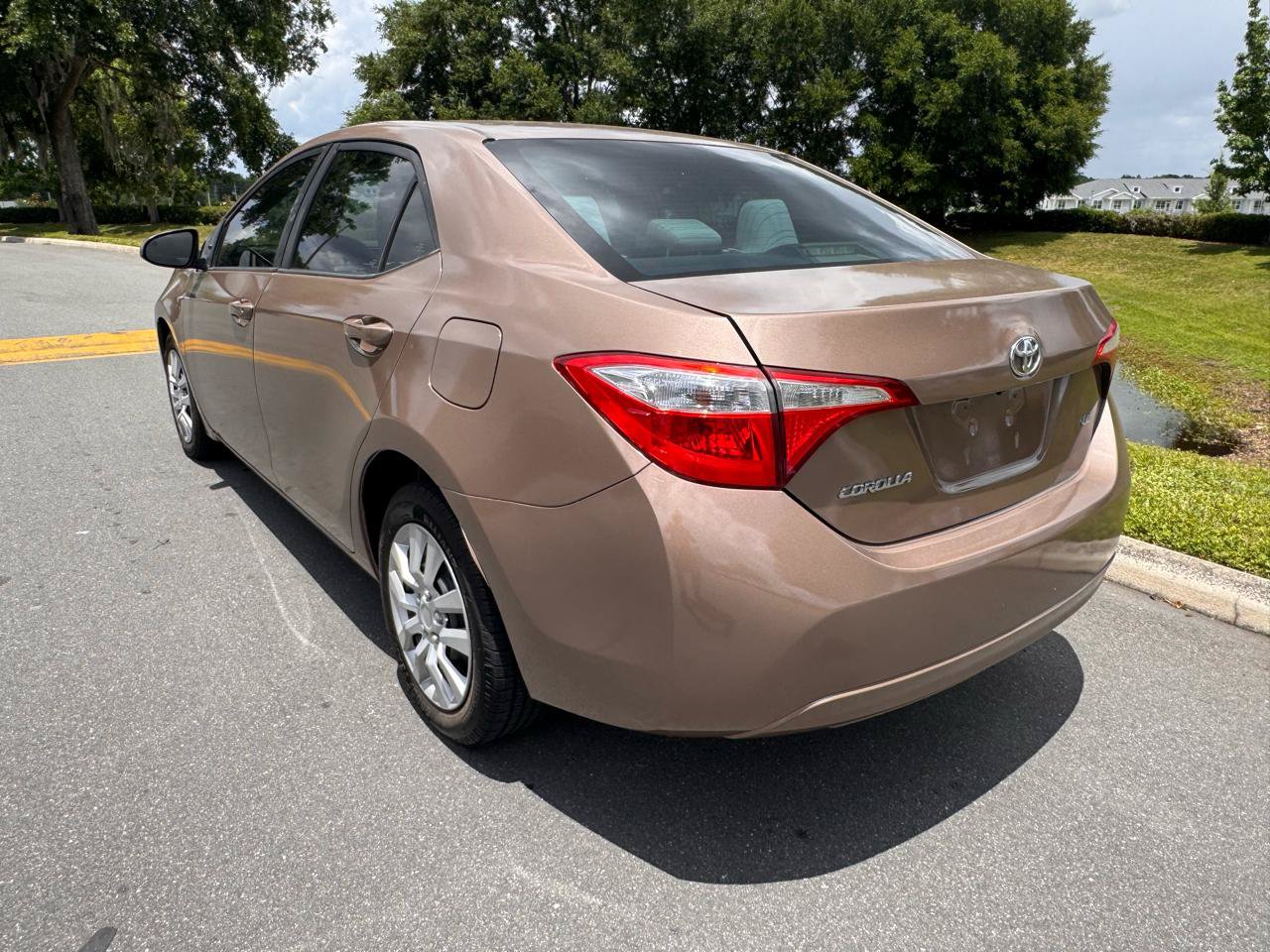 Used 2016 Toyota Corolla LE FWD image 15