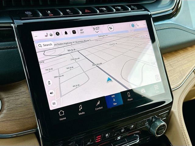 Used 2024 Jeep Grand Cherokee Summit image 24