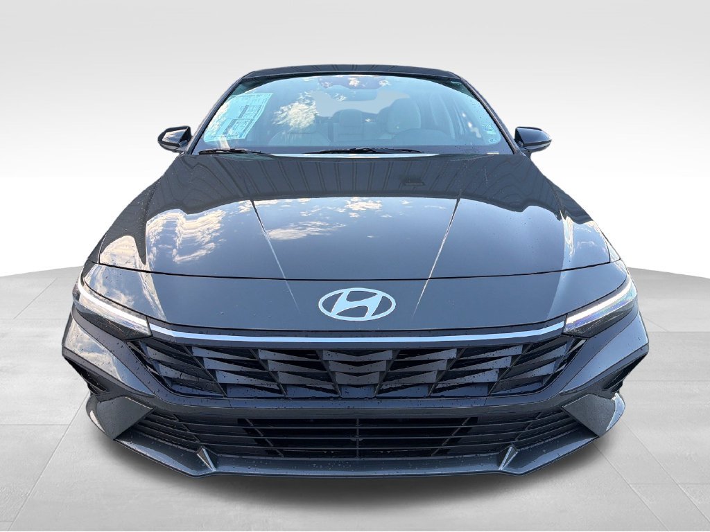 New 2026 Hyundai Elantra SEL Sport FWD image 11