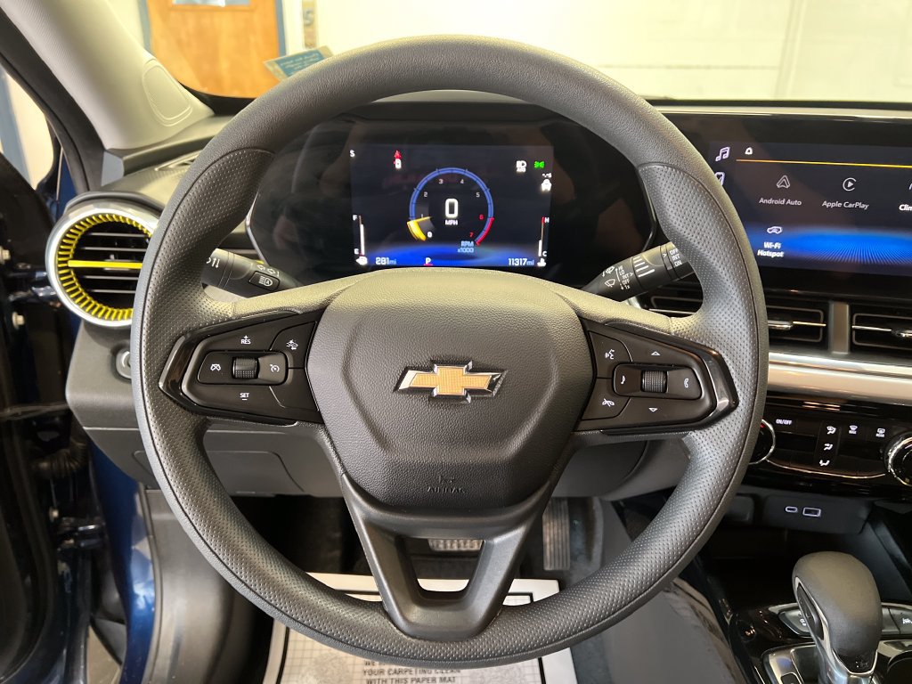 Used 2024 Chevrolet Trax LT FWD image 22