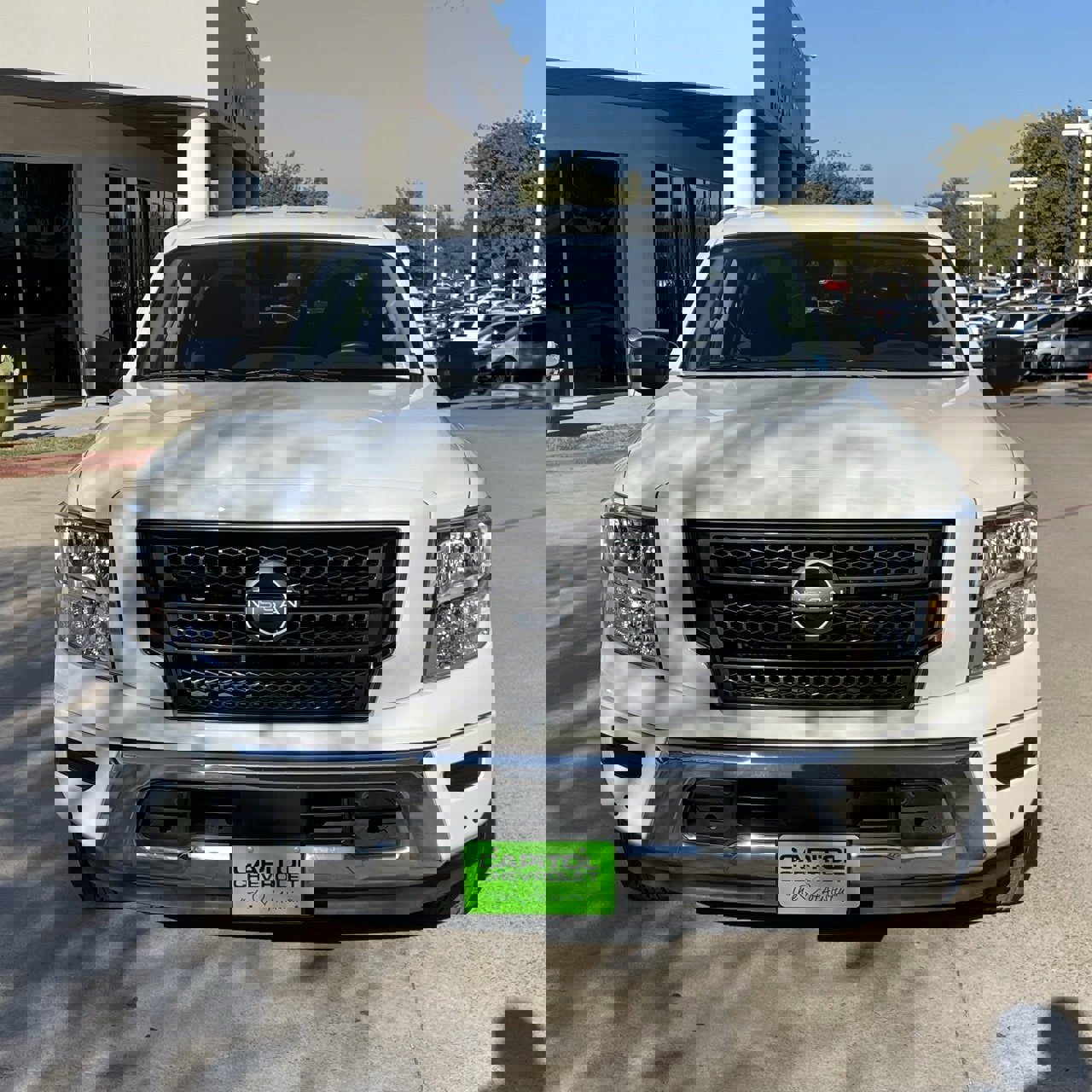 Used 2024 Nissan Titan SV w/ SV Convenience Package image 6