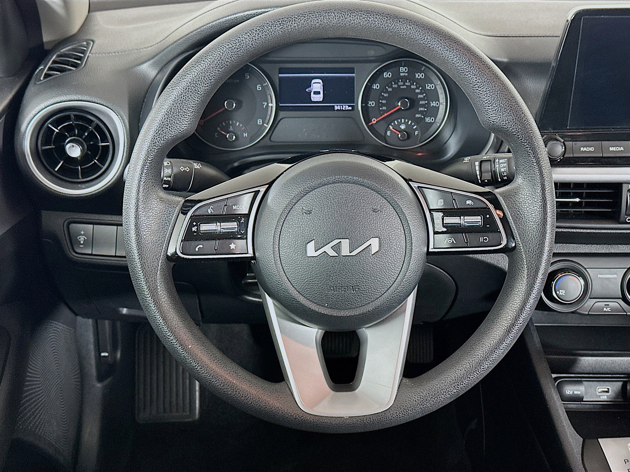 Used 2024 Kia Forte LXS image 18