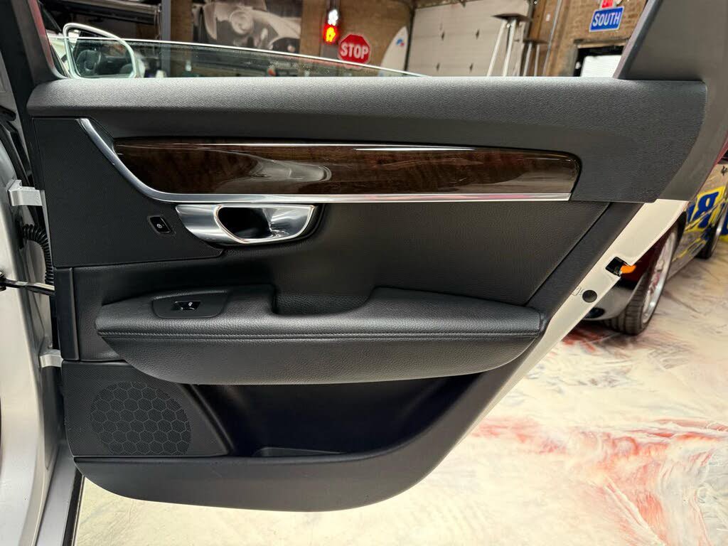 Used 2017 Volvo S90 T6 Momentum w/ Vision Package AWD/4WD image 32
