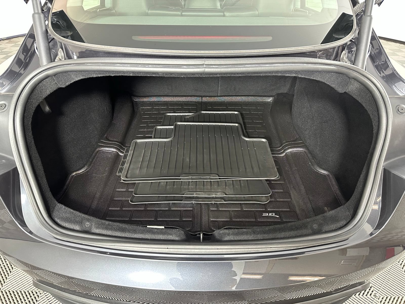 Used 2024 Tesla Model 3 Standard Range RWD image 29